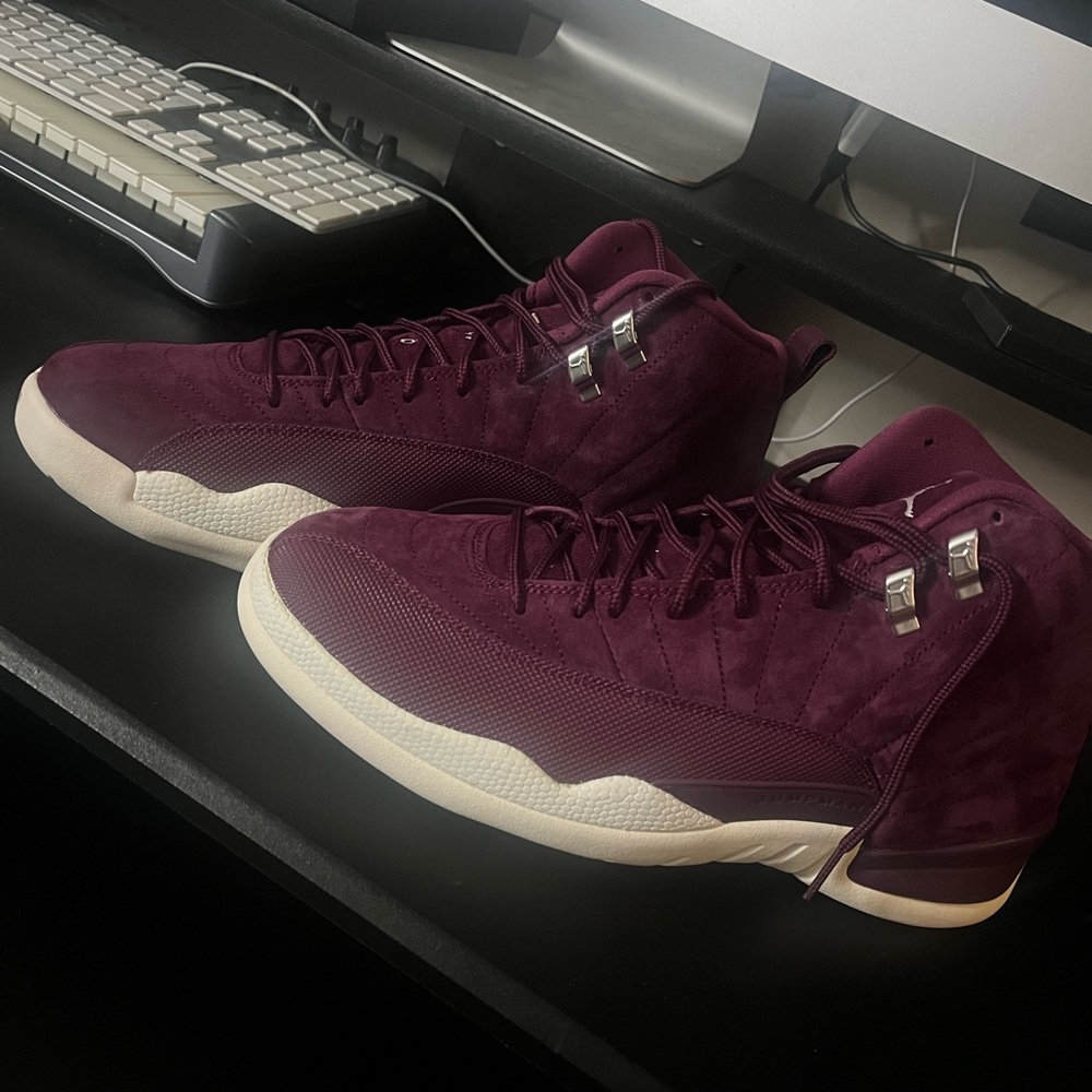 Jordan 12 Bordeaux